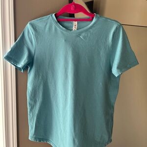 Lululemon t-shirt